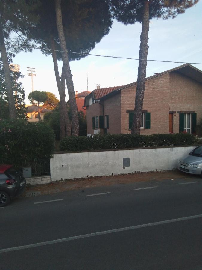 Affittacamere Villa Sofia Accanto Ospedale Con Ampio Giardino Fano Exteriör bild